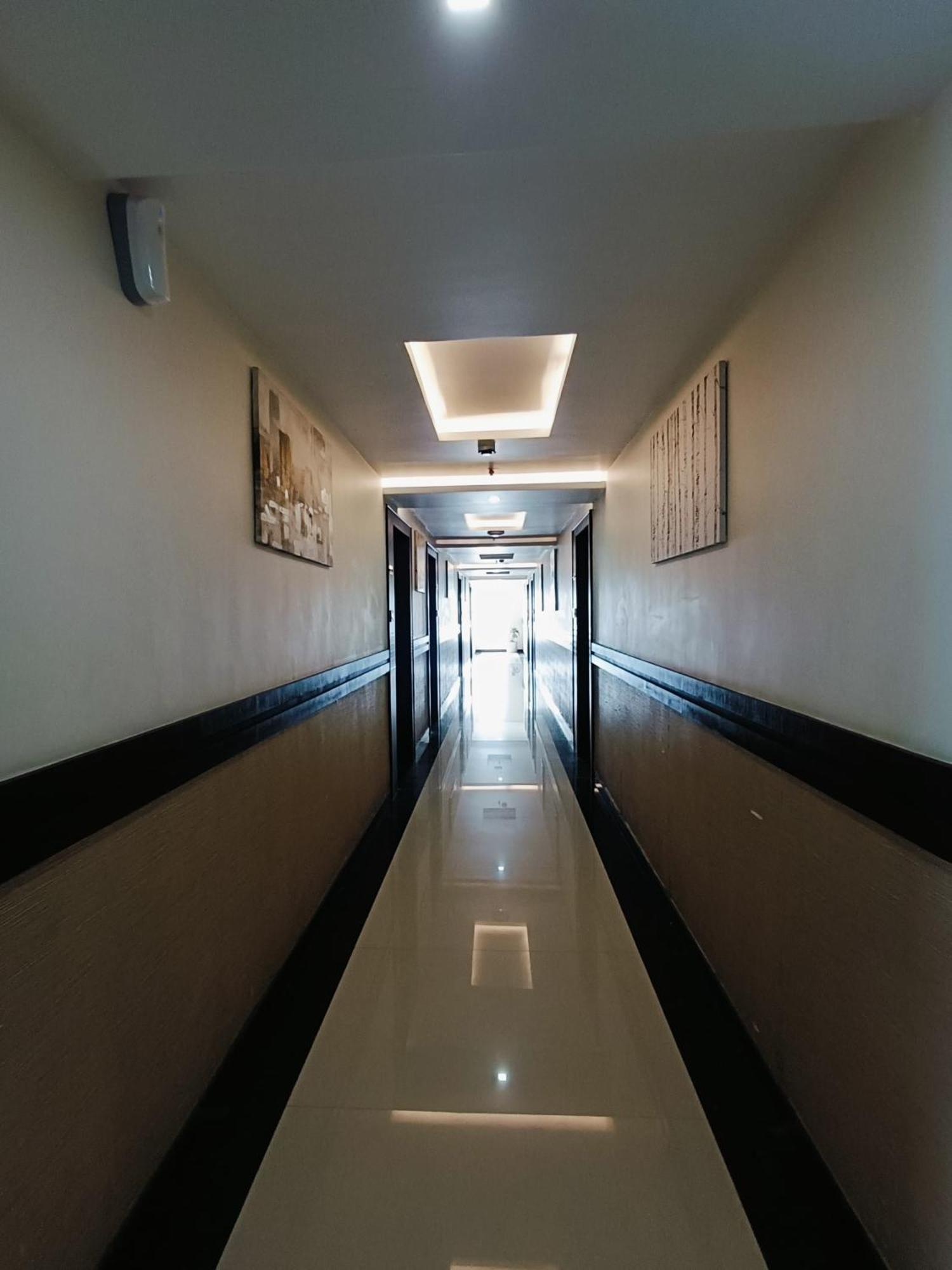 Holiday Residency Коимбатур Экстерьер фото