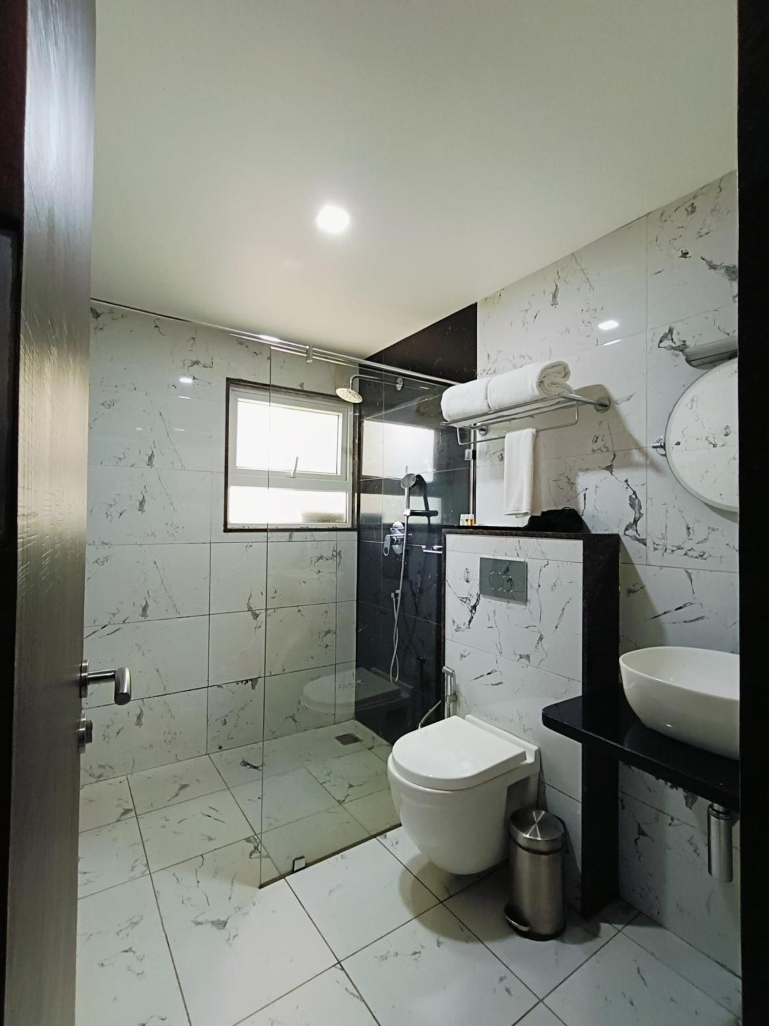 Holiday Residency Коимбатур Экстерьер фото
