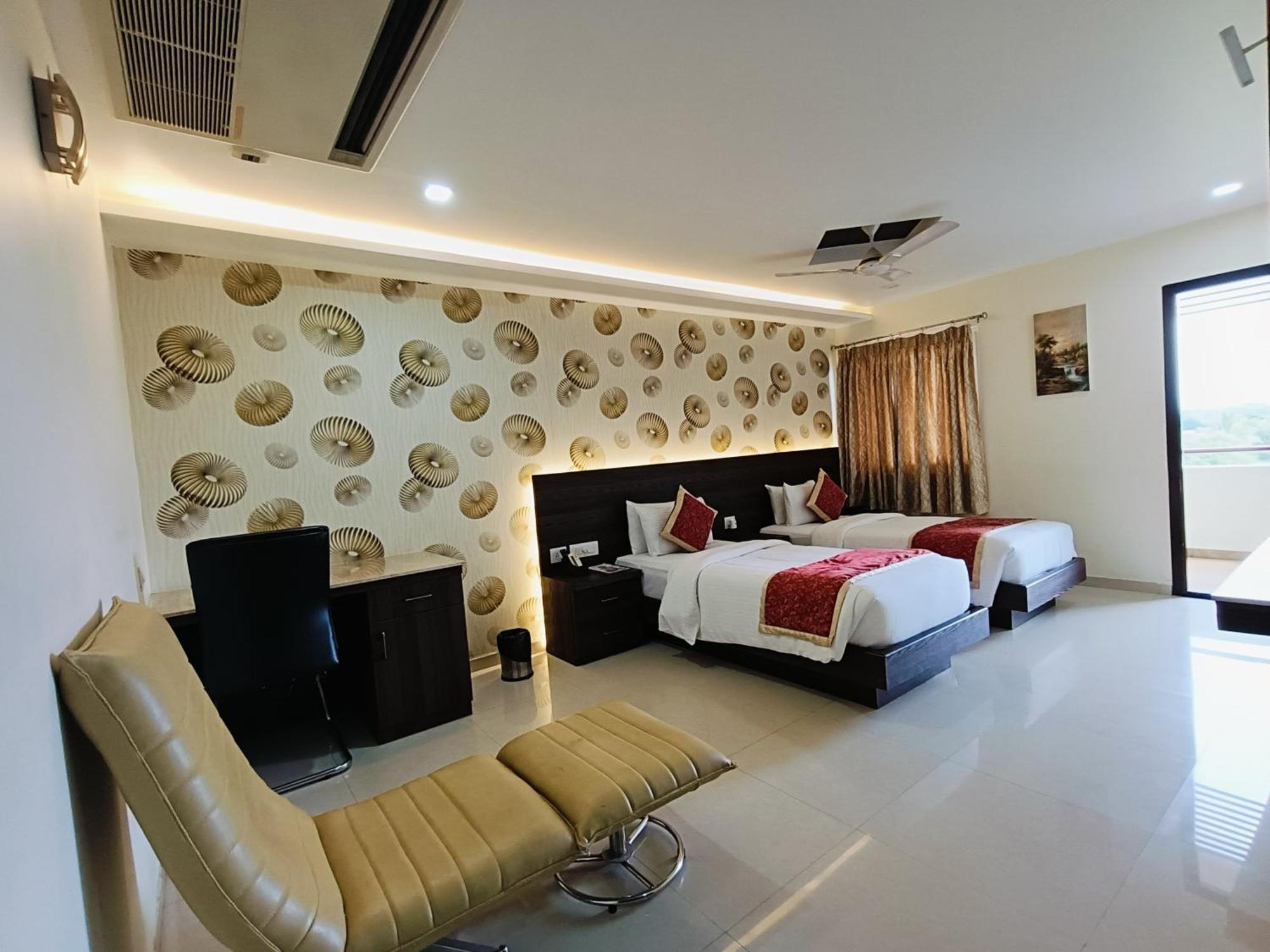Holiday Residency Коимбатур Экстерьер фото